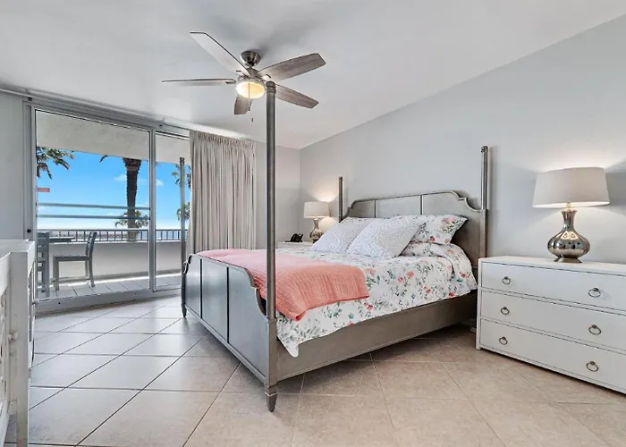 Bristol 205-beachfront Wamazing View-updated-2-kings-full Service Apartment