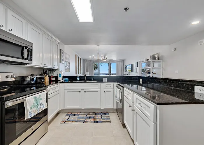Bristol 205-beachfront Wamazing View-updated-2-kings-full Service *