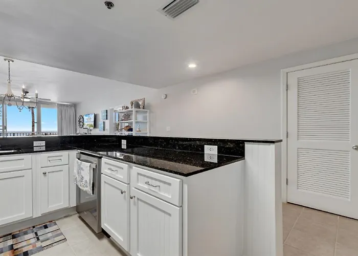 Bristol 205-beachfront Wamazing View-updated-2-kings-full Service *