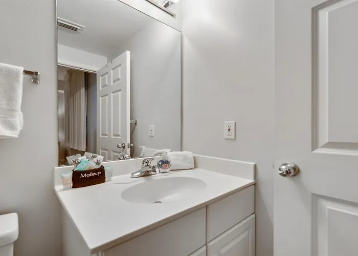 Apartment Bristol 205-beachfront Wamazing View-updated-2-kings-full Service *