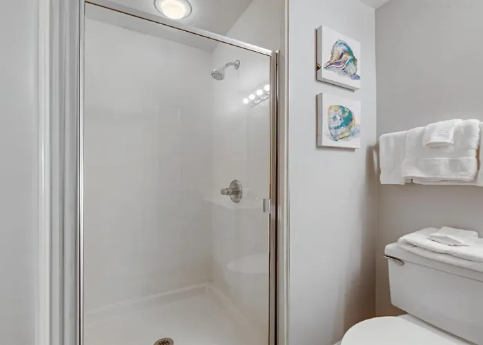 Apartment Bristol 205-beachfront Wamazing View-updated-2-kings-full Service