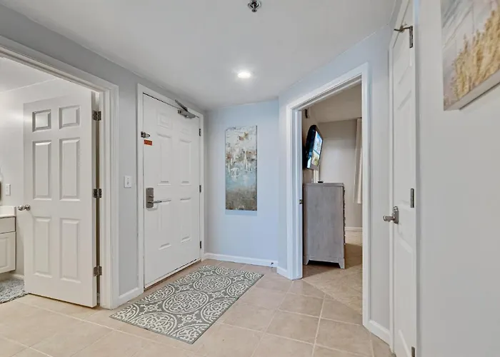 Apartment Bristol 205-beachfront Wamazing View-updated-2-kings-full Service